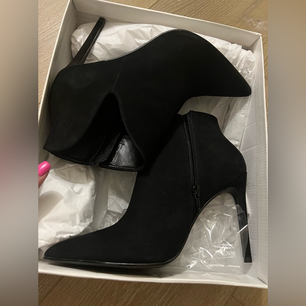 Steve Madden black Decoy Booties! New in Box!